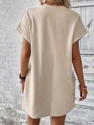 Pocketed Round Neck Short Sleeve Dress Trendsi