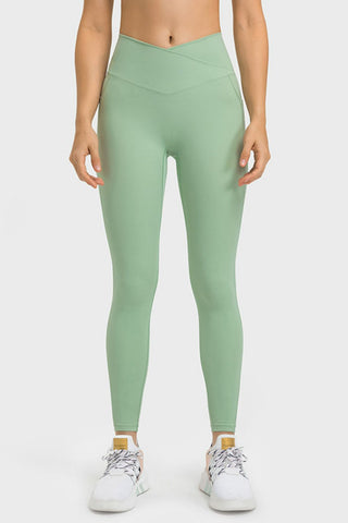 Millennia V-Waist Yoga Leggings with Pockets Trendsi