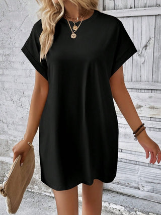 Pocketed Round Neck Short Sleeve Dress Trendsi